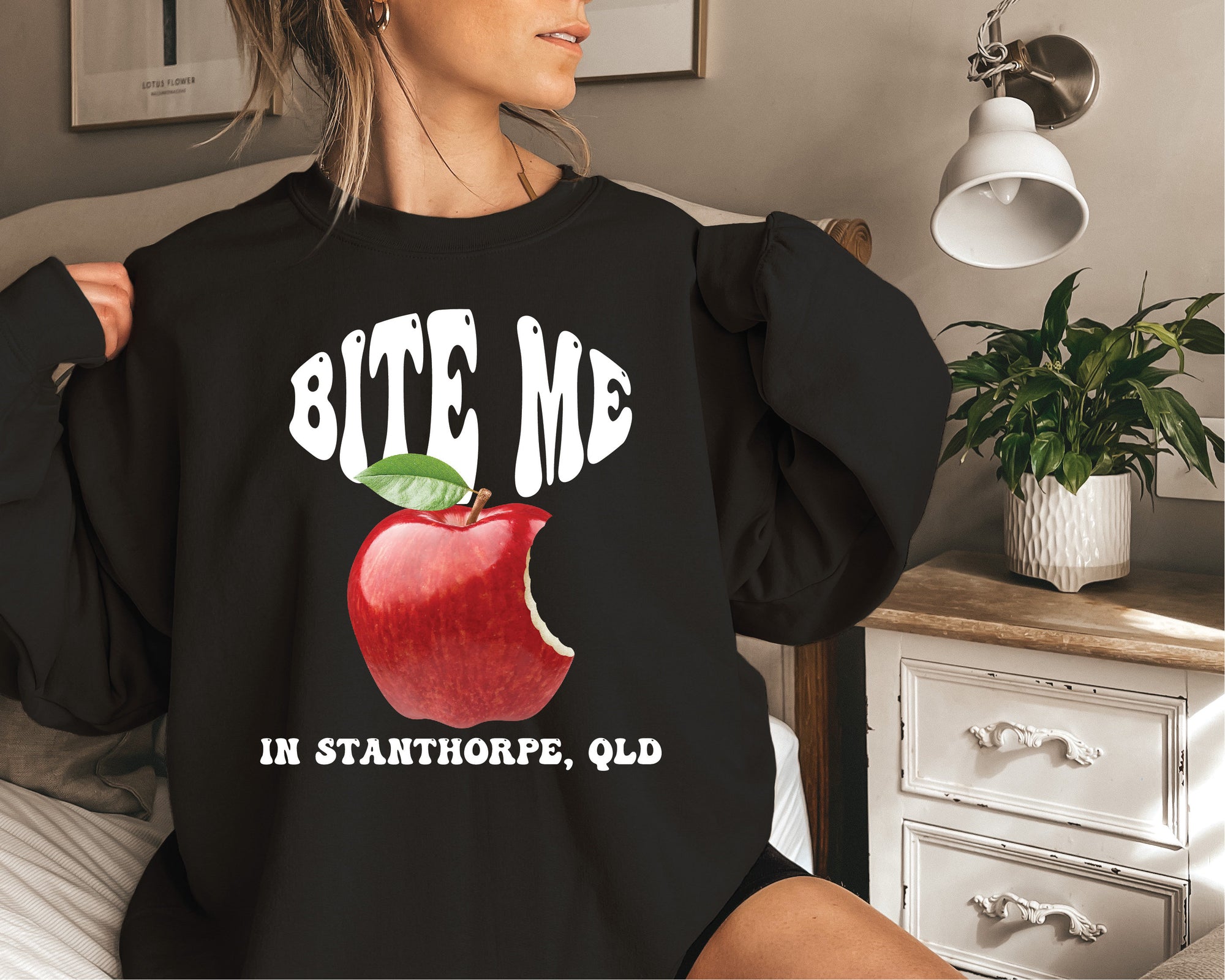 Bite Me in Stanthorpe, QLD Australia Jumper, Stanthorpe Apples, Stanthorpe Jumper, Stanthorpe Unisex Jumper, Australian Jumper, Fun Fruit