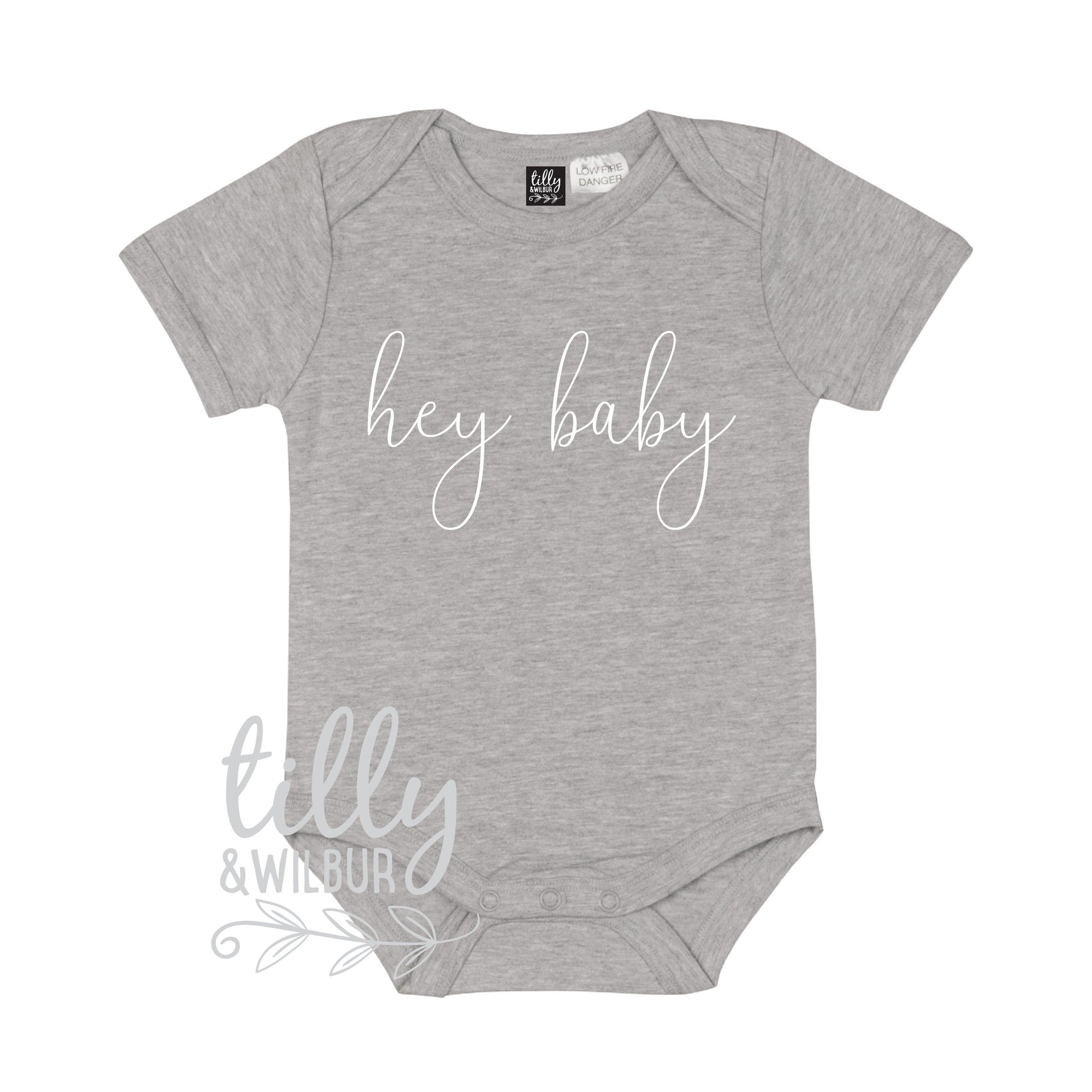 Hey Baby Bodysuit For New Arrivals, Hey Baby Newborn Gift, Newborn Gift, New Baby Gift, Unisex Baby Shower Gift, Pregnancy Announcement Gift