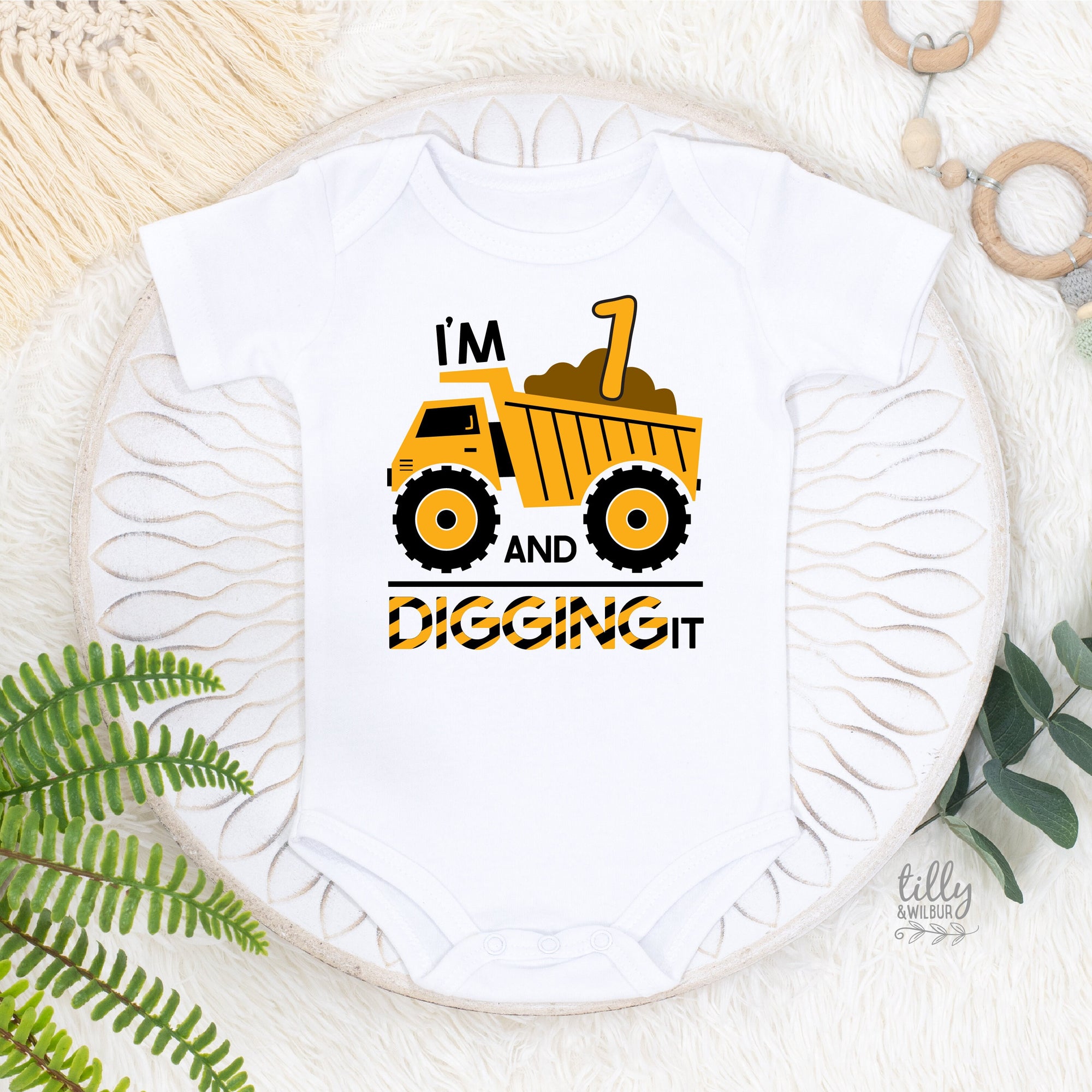 I&#39;m One And Digging It Bodysuit, I&#39;m One And Digging It Onesie, I Dig Being One, 1st Birthday Outfit, First Birthday, Construction Theme
