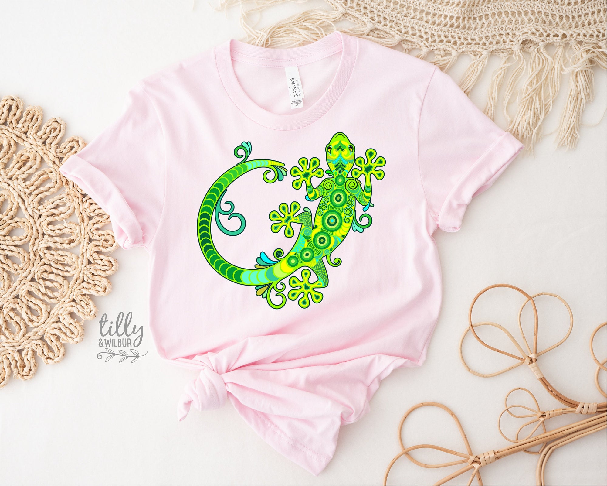 Gecko T-Shirt, Gecko Lover T-Shirt, Lizard T-Shirt, Lizard Lover T-Shirt, Women's Gecko T-Shirt, Gecko Lover Gift, Gecko Gift, Cute Gecko